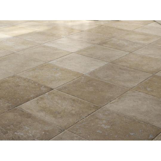 rusztikus kohatasu vilagos bezs sarga burkolat jarolap padlolap csempe nappali konyha mediterran terasz csuszasmentes burkolatok lameridiana lakberendezesi bolt cotto del campione cir budapest bemutatoterem.jpg